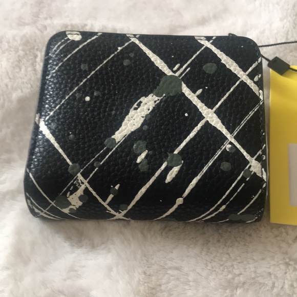 Authentic MARC JACOBS THE SPLATTER MINI COMPACT WALLET - Picture 3 of 12